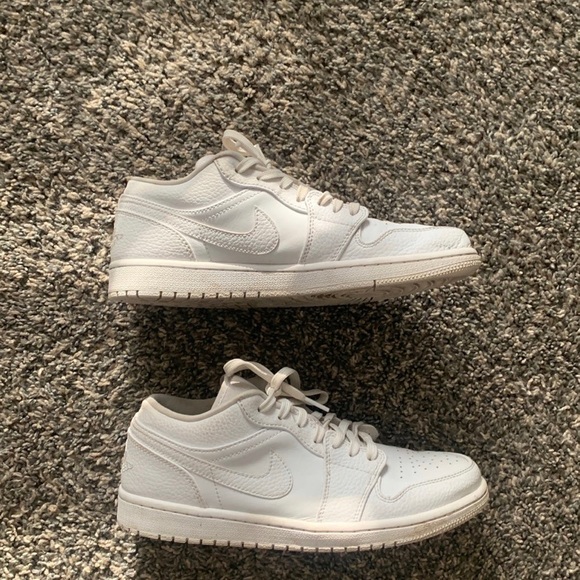 Jordan 1 lows - Picture 2 of 4